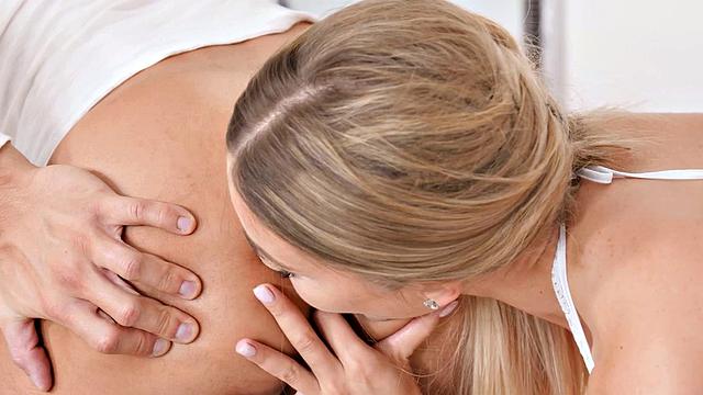 RIM4K. Stunning chick licks photographer's anus in exchange for sexy pics for Tinder