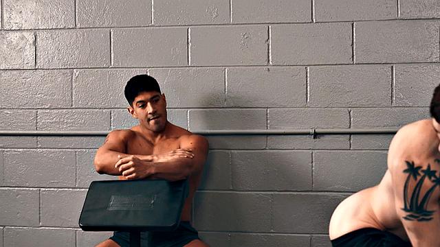 Eager stud 3way barebacked by IR jock in gym