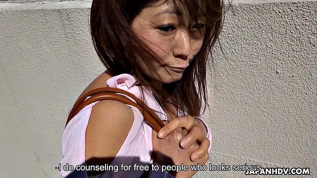 Cheating wife Misuzu Nishihara gets real fucking