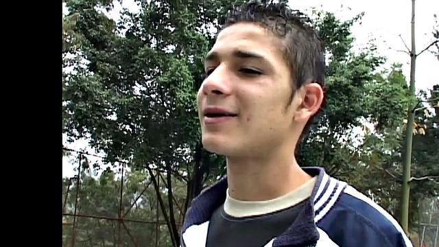 Андресон с Тулио спорят, у кого толще, прямо на деле доказывают, кто главный латинский петух.