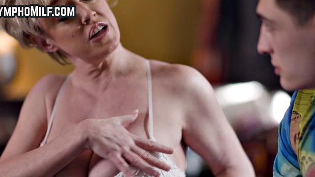 Big titted MILF loves hardcore banging in doggystyle