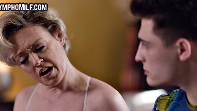 Big titted MILF loves hardcore banging in doggystyle