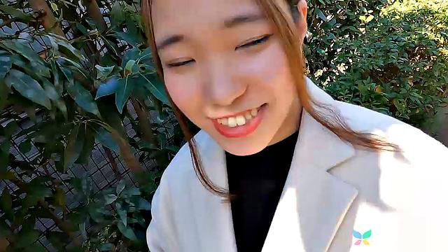 Alice Tukishima comes for her first porn shoot