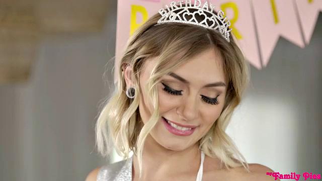 February Flavor Of The Month Chloe Temple - S2:E7