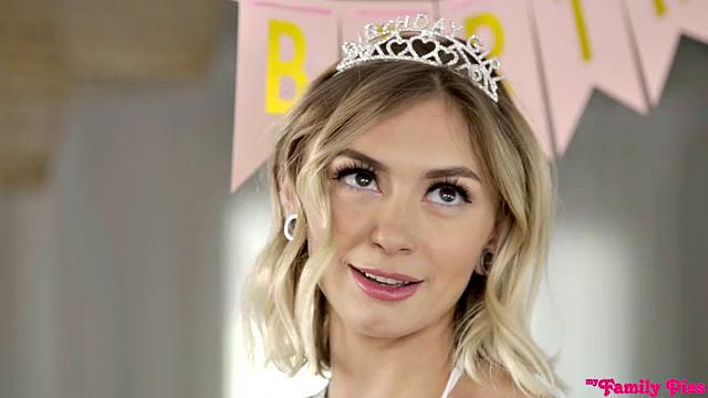 February Flavor Of The Month Chloe Temple - S2:E7