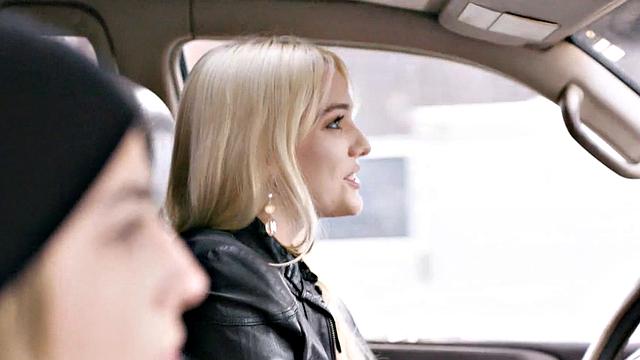 Кристен Скотт пробует лесбийский секс с Кенной Джеймс