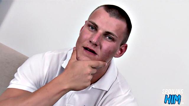 Mascular jock pounded at casting