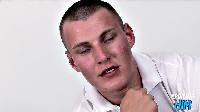 Mascular jock pounded at casting