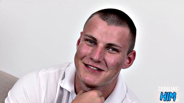 Mascular jock pounded at casting