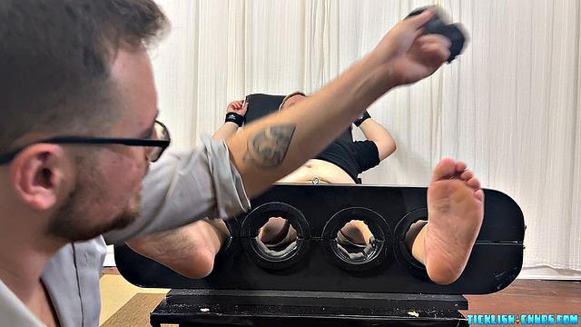 CDubs Ticksle Matt на работе - CDubs и Matt