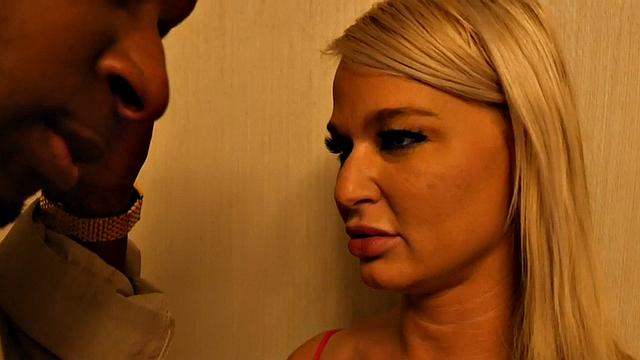 Interracially banged cougar