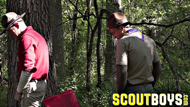 рыжий доктор жестко сосет без резинки на свежем воздухе