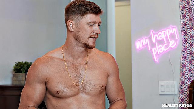 Мамина пассия не устояла перед очкариком с мощным хуем