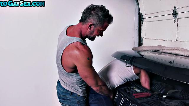 Cum loving DILF barebacked in asshole till cumshot