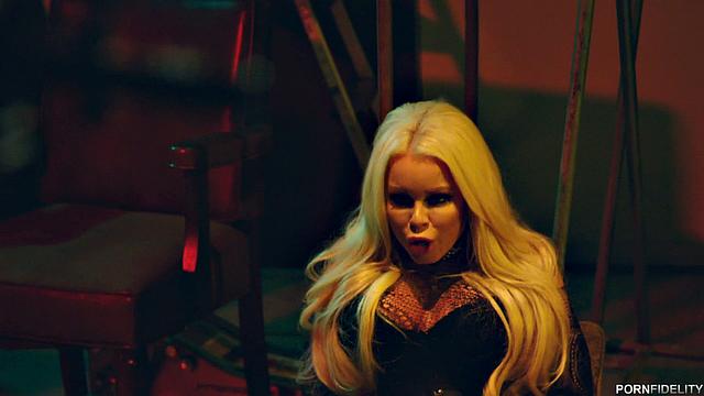 никки делано и брэд найт решают спор жёстким сексом