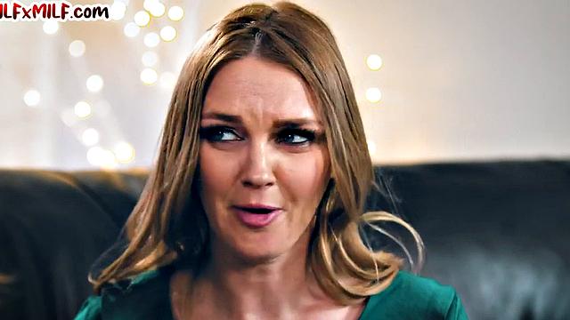 Bigbooty MILF scissoring mature after facesitting