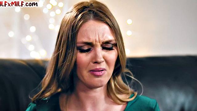 Bigbooty MILF scissoring mature after facesitting