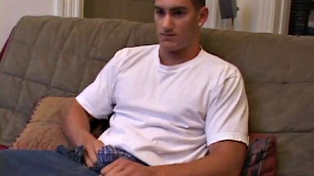 Jeron Carter strokes his cock and shows off solo