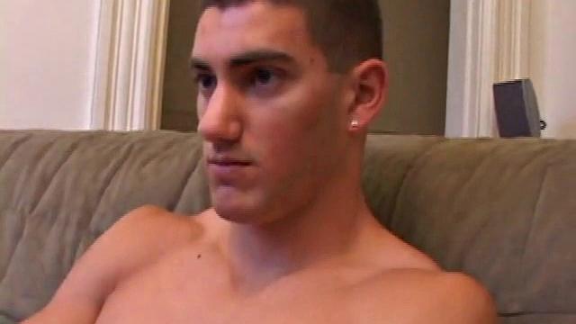 Jeron Carter strokes his cock and shows off solo