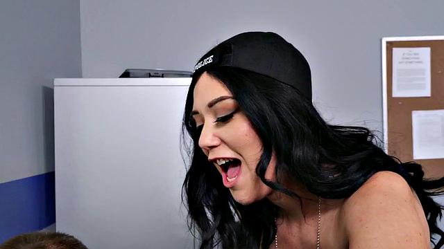 Bisexual fuckers drill petite bae in wet pussy hole