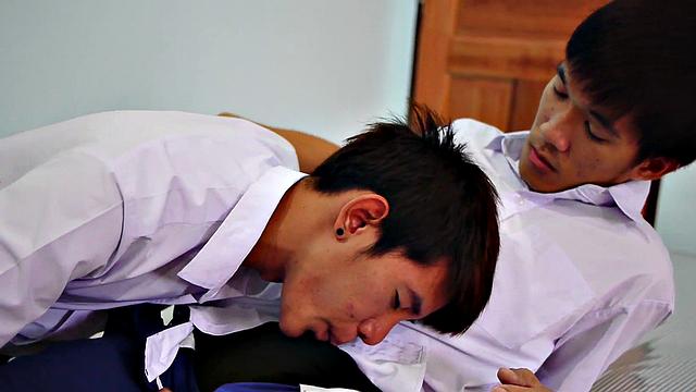 Golden shower college twinks enjoy anal till cumshot