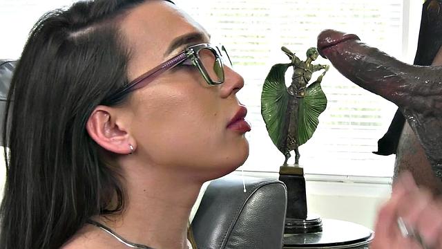 Throating petite 19yo shemale fucked by BBC in anal