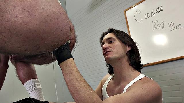 Rimmed gaydaddy assfisted by stud with hands