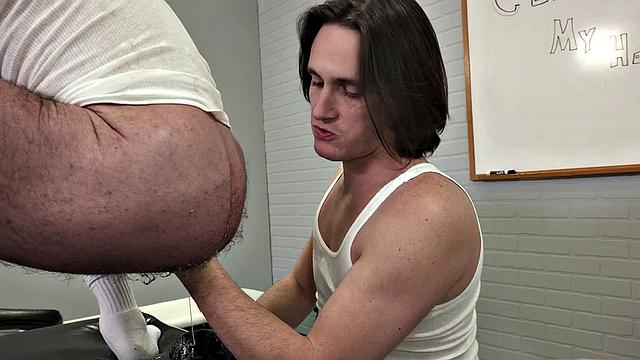 Rimmed gaydaddy assfisted by stud with hands