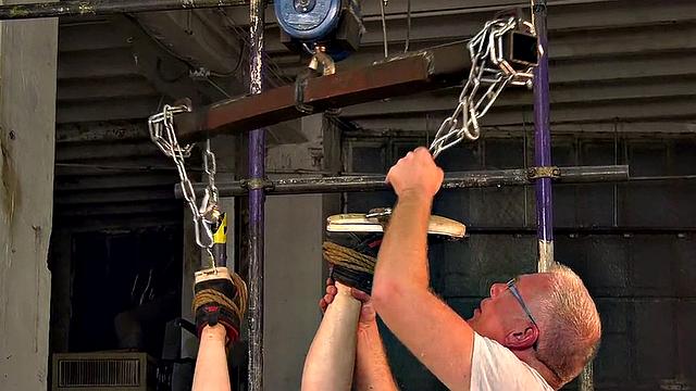 Part 3: Alex Faux Gets Flexible with Sebastian Kane