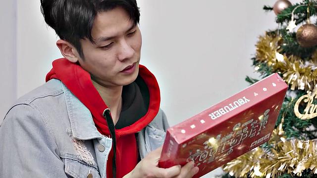 Yuli waits for the party to end to seduce and suck his cock