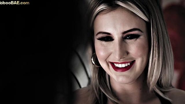 Blondie Lesbo eating her GF pussy