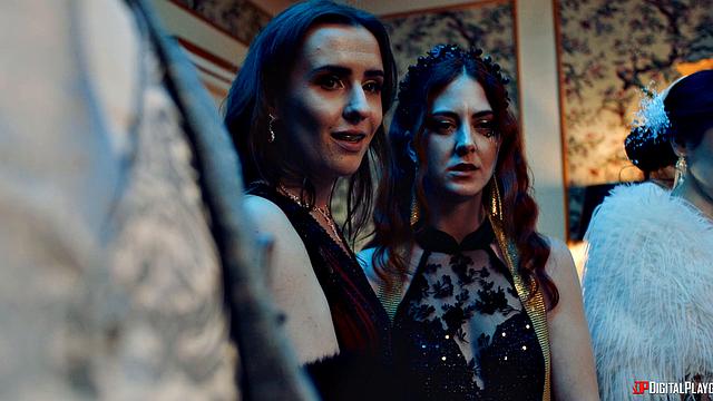 раскованная премьерша вливается в страстное трио с игрушками