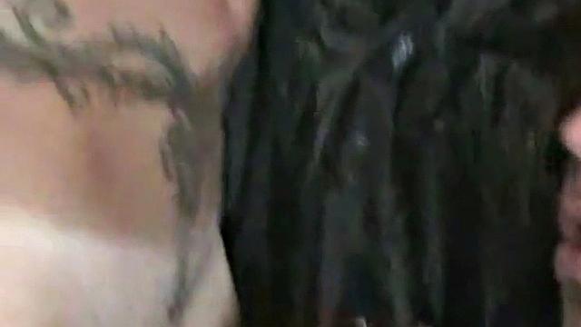 немецкий парень вылизывает жопу и сосёт своему парню крупным планом