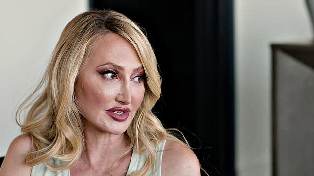 GIRLSWAY - I Saw You Peeking Under My Skirt, Stepmom!