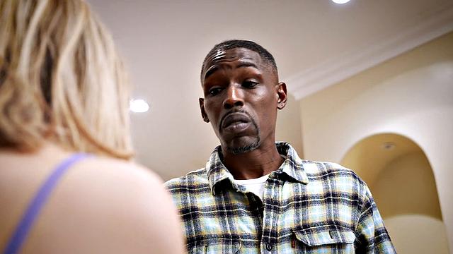 Ray Black жестко раздвигает Coco Lovelock своим здоровым членом