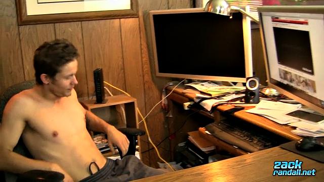 How Much Can Derrick Squirt? - Derrick Dickem