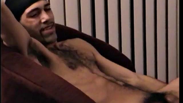 Sucking Hung Enrique