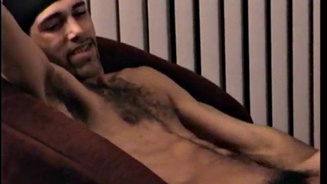 Sucking Hung Enrique