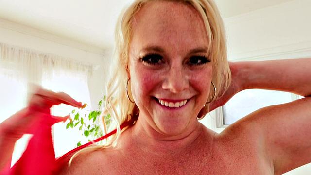 Cameron Skye: Busting & Banging at XLGirls.