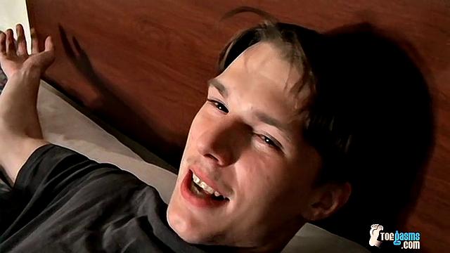Cummy Feet With Hot Aaron-  Aaron Jackson