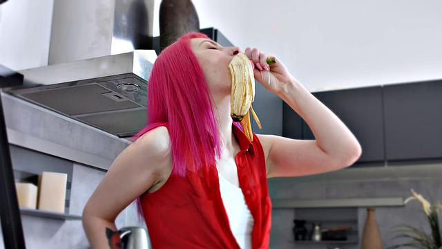 She Is Nerdy - Alien Fox - Seduced by college chick