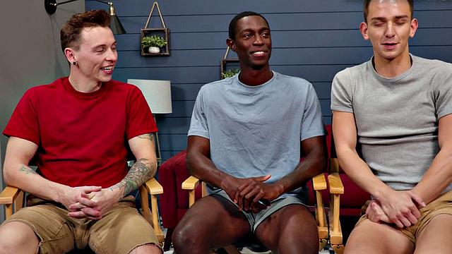 Black hunk barebacks studs in 3some till cumshot