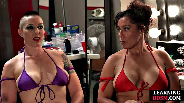 Lesbian wrestler pussyfingering