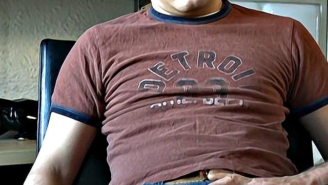 Kurtz strokes his thick cock and drains every drop
