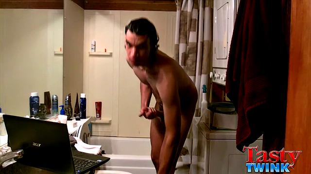Tristan Hollister's Shower Fun