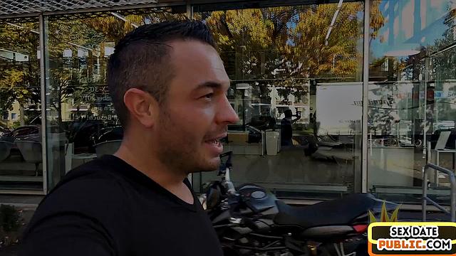 MILF deepthroating outdoors