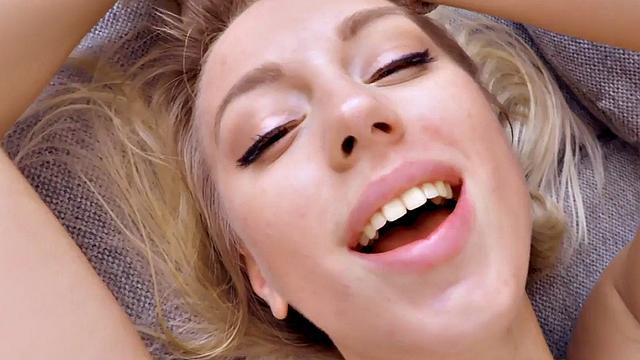 Smalltit blonde babe gets stuffed in cowgirl position