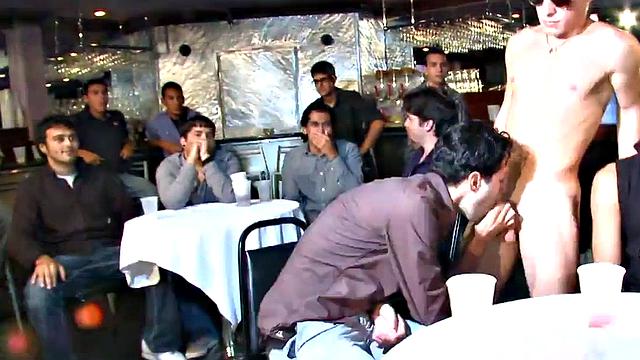 Wrestler Stripper Giving His Cock