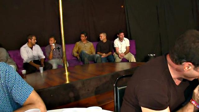 Wrestler Stripper Giving His Cock