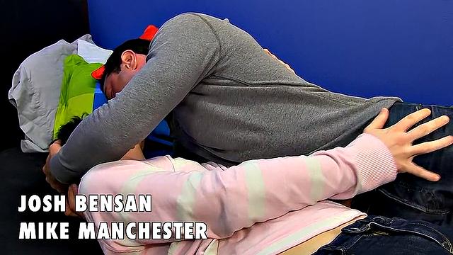 Josh Bensan & Mike Manchester Ride Muscle Daddy Cock